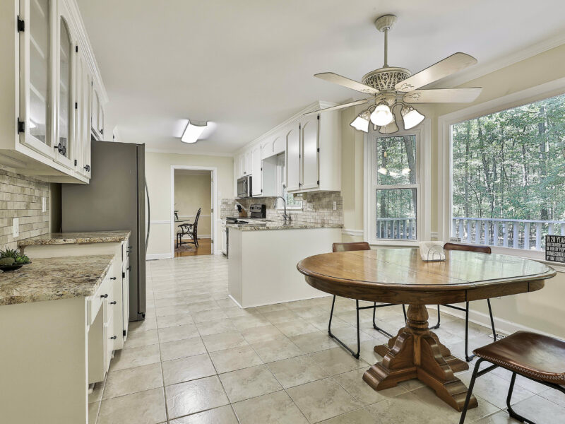 Cozy 2 story, 4 bed, 3 bath home on 6 acres! 10 minutes from Trilith and the National Training Center