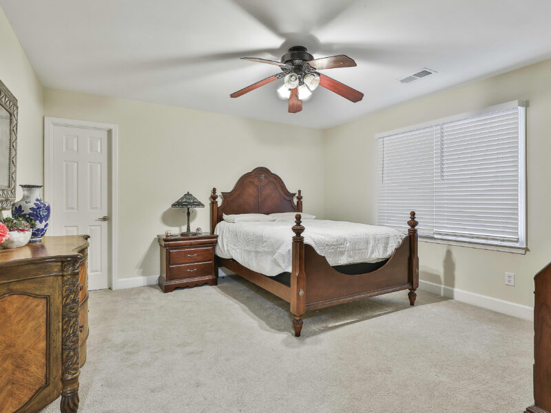 Cozy 2 story, 4 bed, 3 bath home on 6 acres! 10 minutes from Trilith and the National Training Center