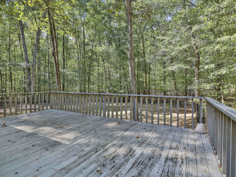 Cozy 2 story, 4 bed, 3 bath home on 6 acres! 10 minutes from Trilith and the National Training Center