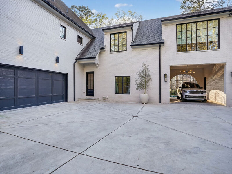 Private Luxury Buckhead Estate 5 Bed, 7 Bath with Pool, Spa, Gym, Minutes from Mercedes Benz Stadium