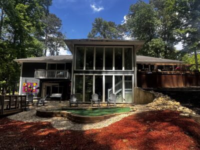 Luxury Fayetteville Retreat, Comfortably Sleeps 10 to 16, Only 20 Minutes From the Airport