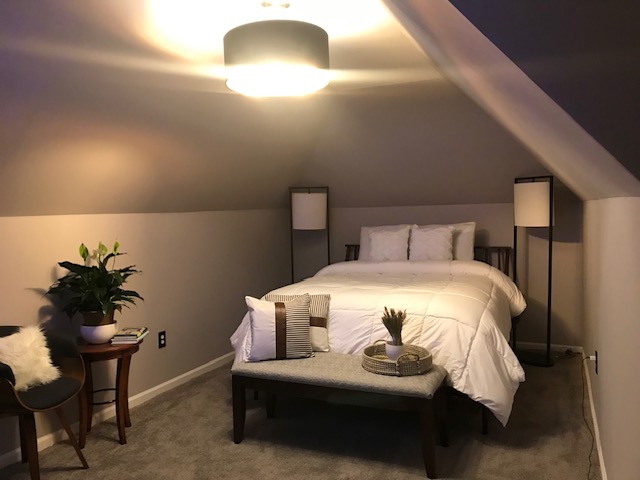 Lakefront Bed & Breakfast Retreat with Optional Concierge Services