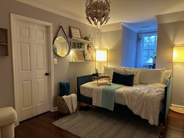 Lakefront Bed & Breakfast Retreat with Optional Concierge Services