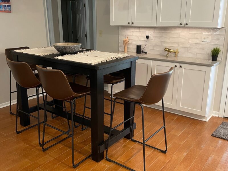 Location! Walk to restaurants and grocery. 11 miles from US Soccer Training Facility.