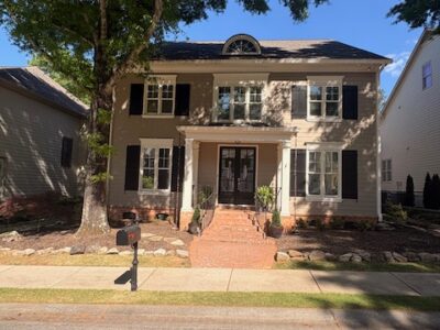 Luxury Peachtree City Retreat - 3 Bedroom (2 Master Suites - Main/Upper) - Chef's Kitchen - Multiple Living Areas - 5 Minutes to Trilith Studios & U.S. Soccer - World Cup Ready