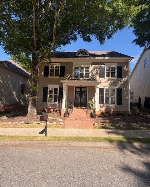 Luxury Peachtree City Retreat - 3 Bedroom (2 Master Suites - Main/Upper) - Chef's Kitchen - Multiple Living Areas - 5 Minutes to Trilith Studios & U.S. Soccer - World Cup Ready