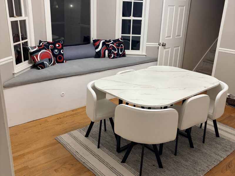 Beautiful 3 Story 5 bedroom 3.5 bath minutes from Trilith and FIFA HQ