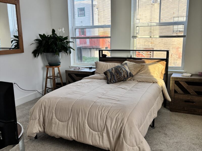 Charming 1 Bdr @ Stadium