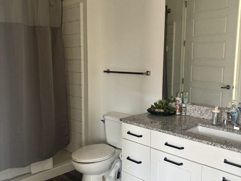 Charming 1 Bdr @ Stadium