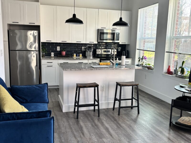 Charming 1 Bdr @ Stadium