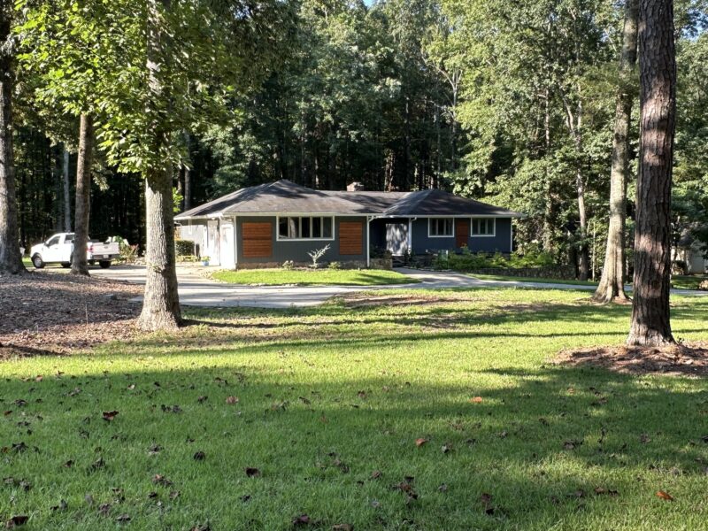 Luxury Fayetteville Retreat, Comfortably Sleeps 10 to 16, Only 20 Minutes From the Airport