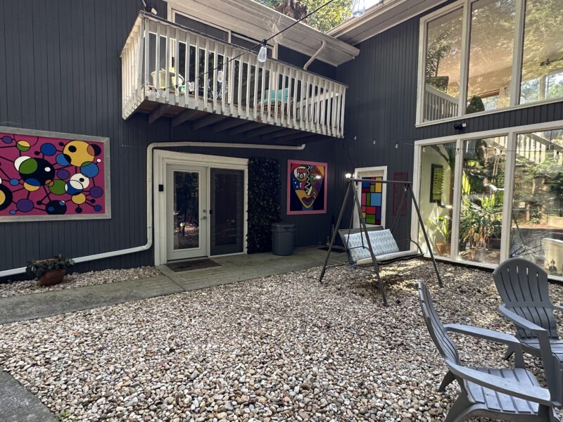 Luxury Fayetteville Retreat, Comfortably Sleeps 10 to 16, Only 20 Minutes From the Airport