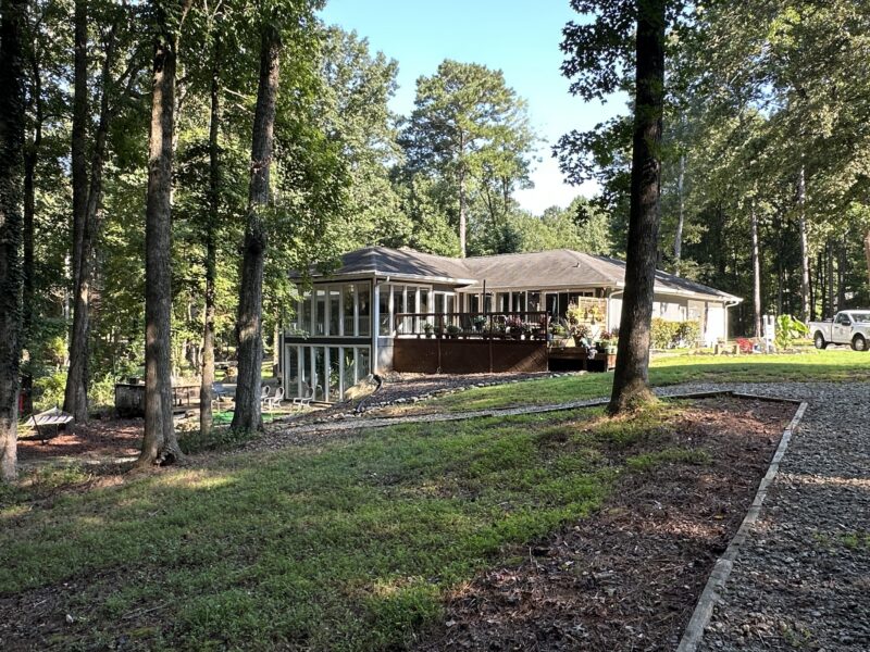 Luxury Fayetteville Retreat, Comfortably Sleeps 10 to 16, Only 20 Minutes From the Airport