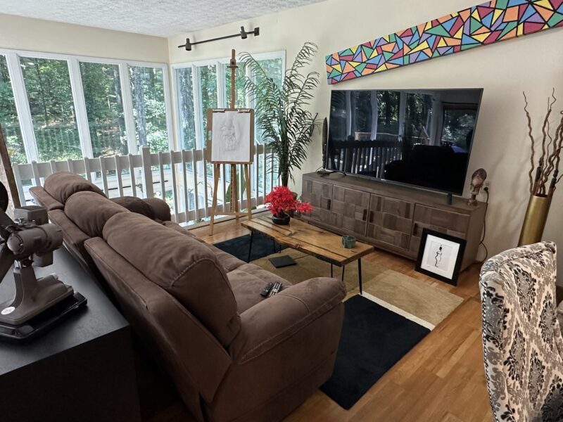 Luxury Fayetteville Retreat, Comfortably Sleeps 10 to 16, Only 20 Minutes From the Airport