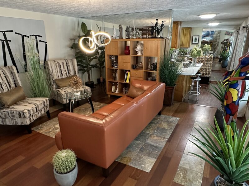 Luxury Fayetteville Retreat, Comfortably Sleeps 10 to 16, Only 20 Minutes From the Airport