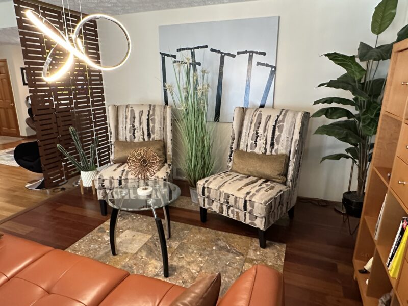 Luxury Fayetteville Retreat, Comfortably Sleeps 10 to 16, Only 20 Minutes From the Airport