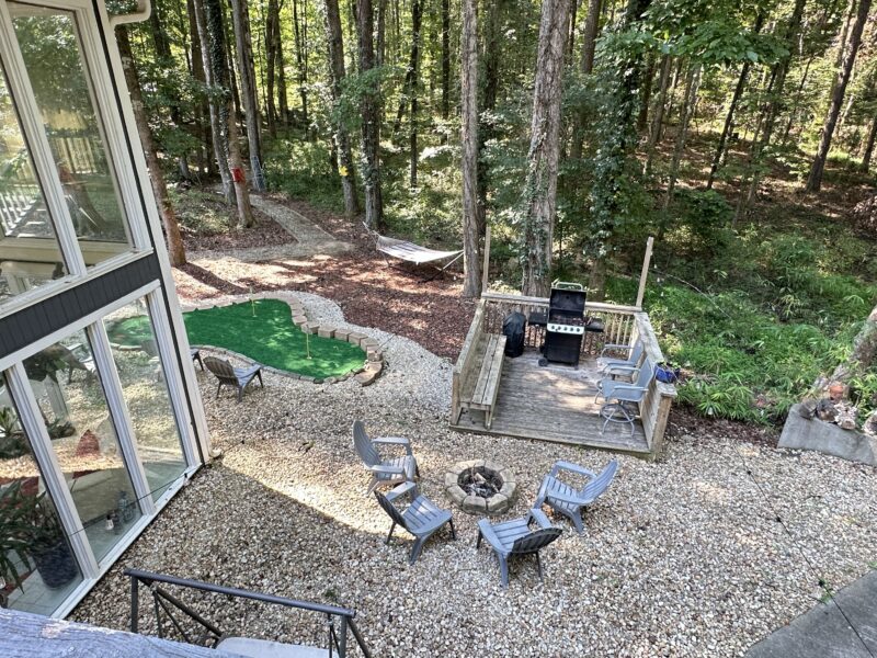 Luxury Fayetteville Retreat, Comfortably Sleeps 10 to 16, Only 20 Minutes From the Airport