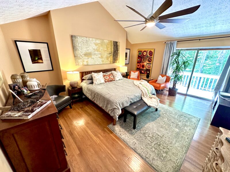 Luxury Fayetteville Retreat, Comfortably Sleeps 10 to 16, Only 20 Minutes From the Airport