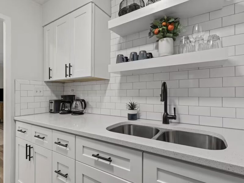 Modern Atlanta 3rd Floor Studio with Balcony! Walk to Mercedes-Benz Stadium