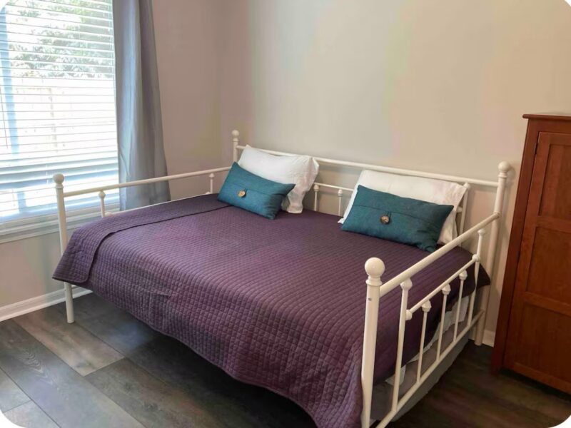 Location! Walk to restaurants and grocery. 11 miles from US Soccer Training Facility.