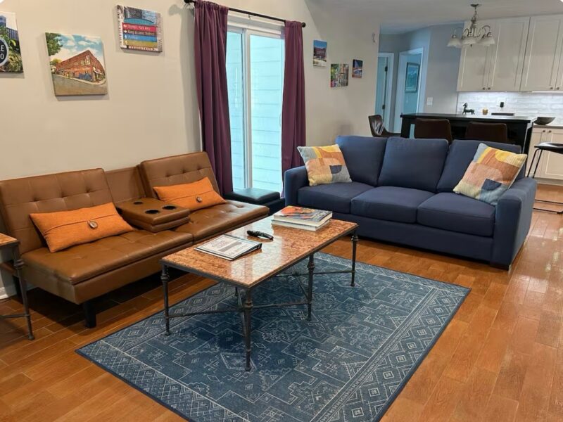 Location! Walk to restaurants and grocery. 11 miles from US Soccer Training Facility.