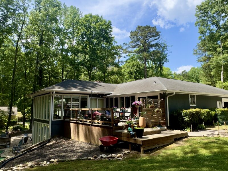 Luxury Fayetteville Retreat, Comfortably Sleeps 10 to 16, Only 20 Minutes From the Airport