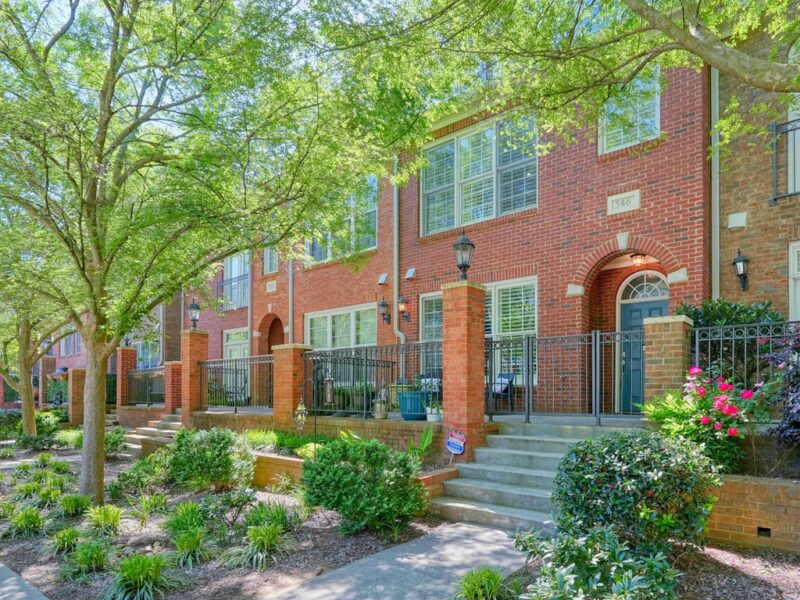Walk to World Cup: Secure Gated Haven with Skyline Pool