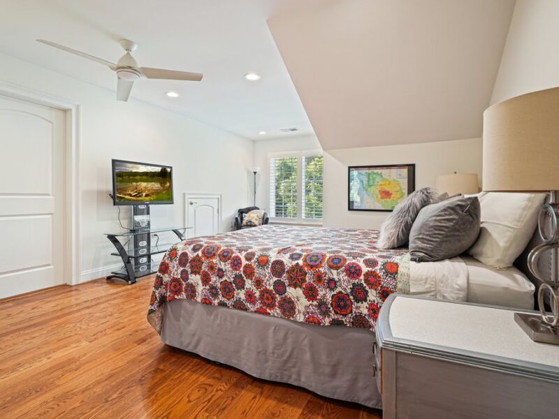 Walk to World Cup: Secure Gated Haven with Skyline Pool