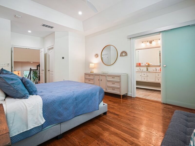 Walk to World Cup: Secure Gated Haven with Skyline Pool