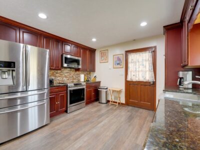 HOST WITH THE MOST - Spacious 4-bedroom house in awesome Smyrna