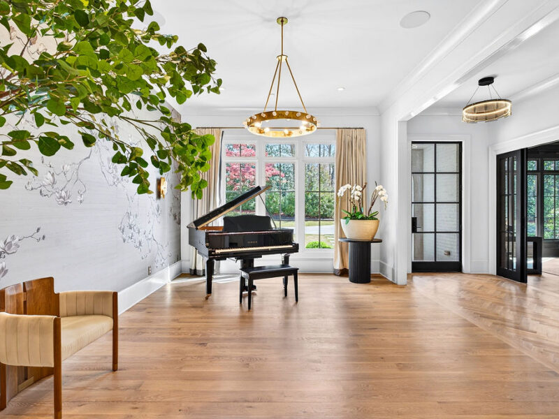 Private Luxury Buckhead Estate 5 Bed, 7 Bath with Pool, Spa, Gym, Minutes from Mercedes Benz Stadium