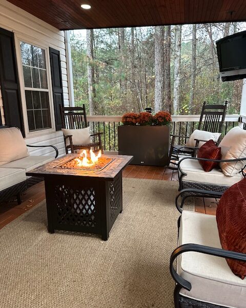 Lakefront Bed & Breakfast Retreat with Optional Concierge Services