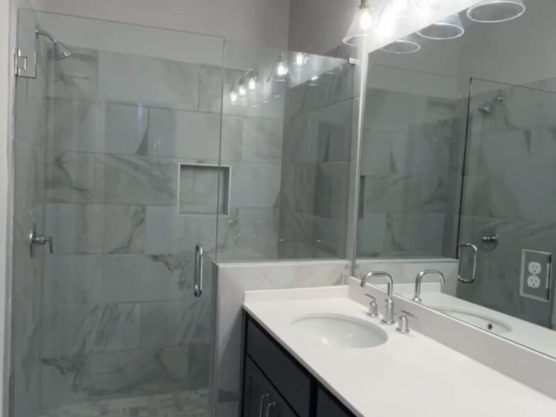 Modern 3BR / 2.5BA Townhome • 14 Min to Mercedes-Benz Stadium • 2 Car Garage Parking • Sleeps 6–8