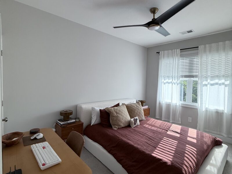 Modern 3BR / 2.5BA Townhome • 14 Min to Mercedes-Benz Stadium • 2 Car Garage Parking • Sleeps 6–8