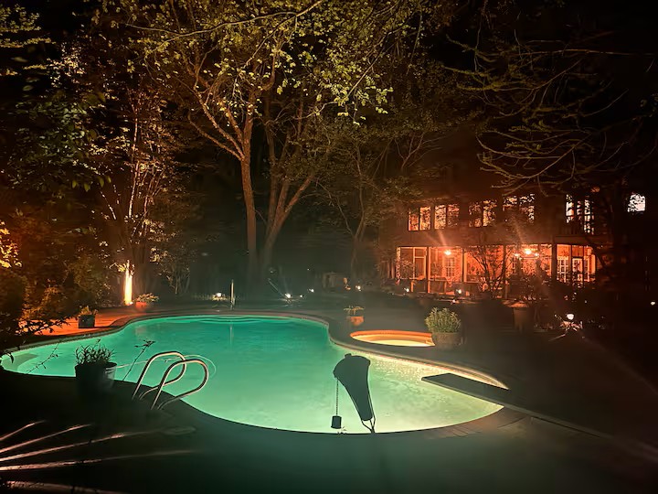 Pool, Hot Tub, Screened Veranda, Full Kitchen, 4 mi to US Soccer Facility, 20 mi to Atlanta