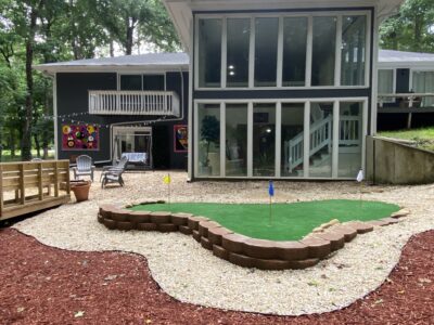 Luxury Fayetteville Retreat, Comfortably Sleeps 10 to 16, Only 20 Minutes From the Airport