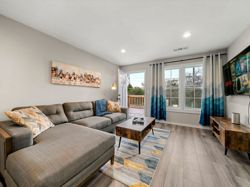 Downtown Hapeville 7 Minutes From MARTA