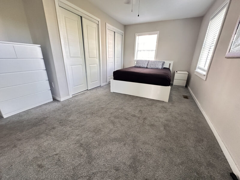 2 Bedroom Apartment 10Mins from Downtown / 5Mins from Airport