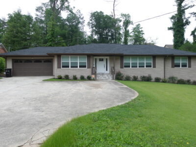 World Cup Retreat: Spacious Home w/ Scenic Backyard • 15 Min to Downtown ATL • 5 Min to Airport & Golf