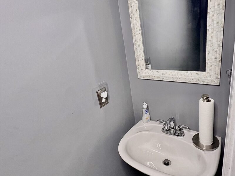 Spacious 4 Bedroom | 3.5 Bathroom | Sleeps Up to 8 Guests