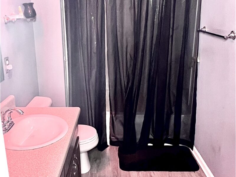 Spacious 4 Bedroom | 3.5 Bathroom | Sleeps Up to 8 Guests