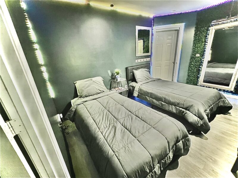 Spacious 4 Bedroom | 3.5 Bathroom | Sleeps Up to 8 Guests