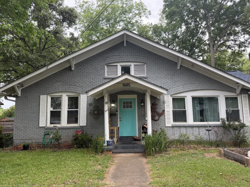 Cozy East Point Home with Porch Oasis| Near FIFA, Airport & Downtown ATL|Near MARTA train station, 5 train stops from Mercedes Benz Stadium, 2 train stops from Airport,