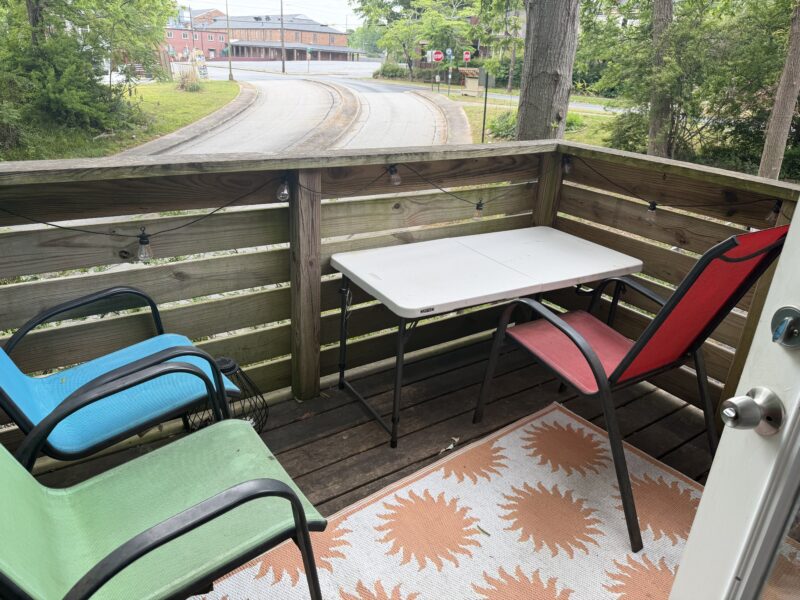Cozy East Point Home with Porch Oasis| Near FIFA, Airport & Downtown ATL|Near MARTA train station, 5 train stops from Mercedes Benz Stadium, 2 train stops from Airport,