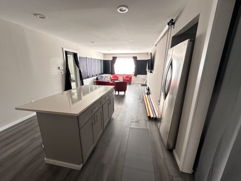 2 Bedroom Apartment 10Mins from Downtown / 5Mins from Airport