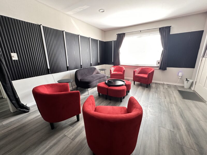 2 Bedroom Apartment 10Mins from Downtown / 5Mins from Airport