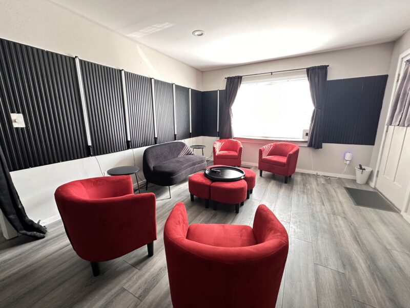 2 Bedroom Apartment 10Mins from Downtown / 5Mins from Airport