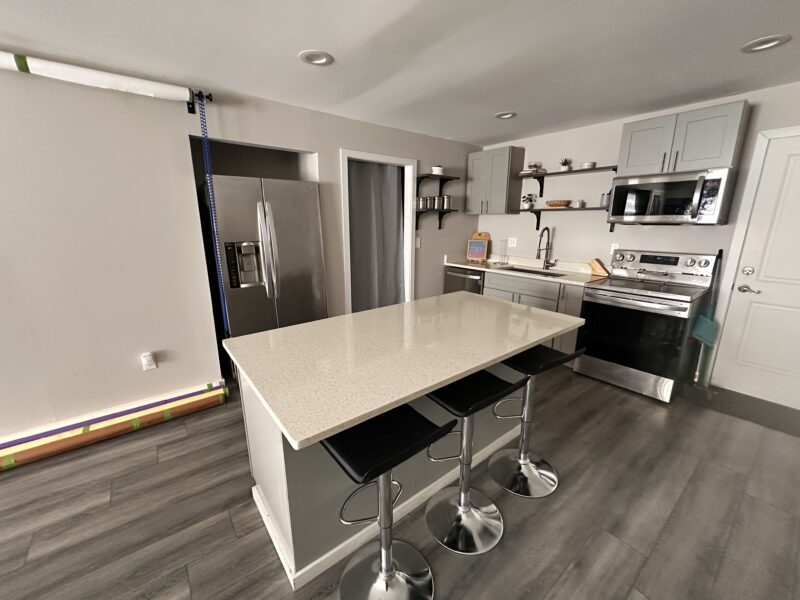 2 Bedroom Apartment 10Mins from Downtown / 5Mins from Airport