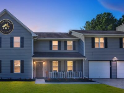 Serenity Landing - 5 Minutes to Airport - Sleeps 6