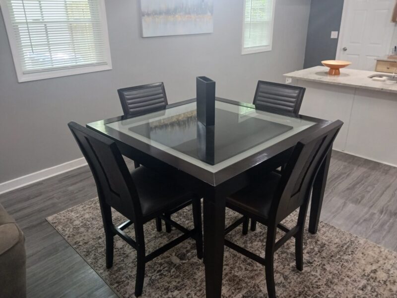 Grove Park Cottage!! 3 MILES FROM MERCEDES BENZ STADIUM!! FULLY EQUIPPED!!!